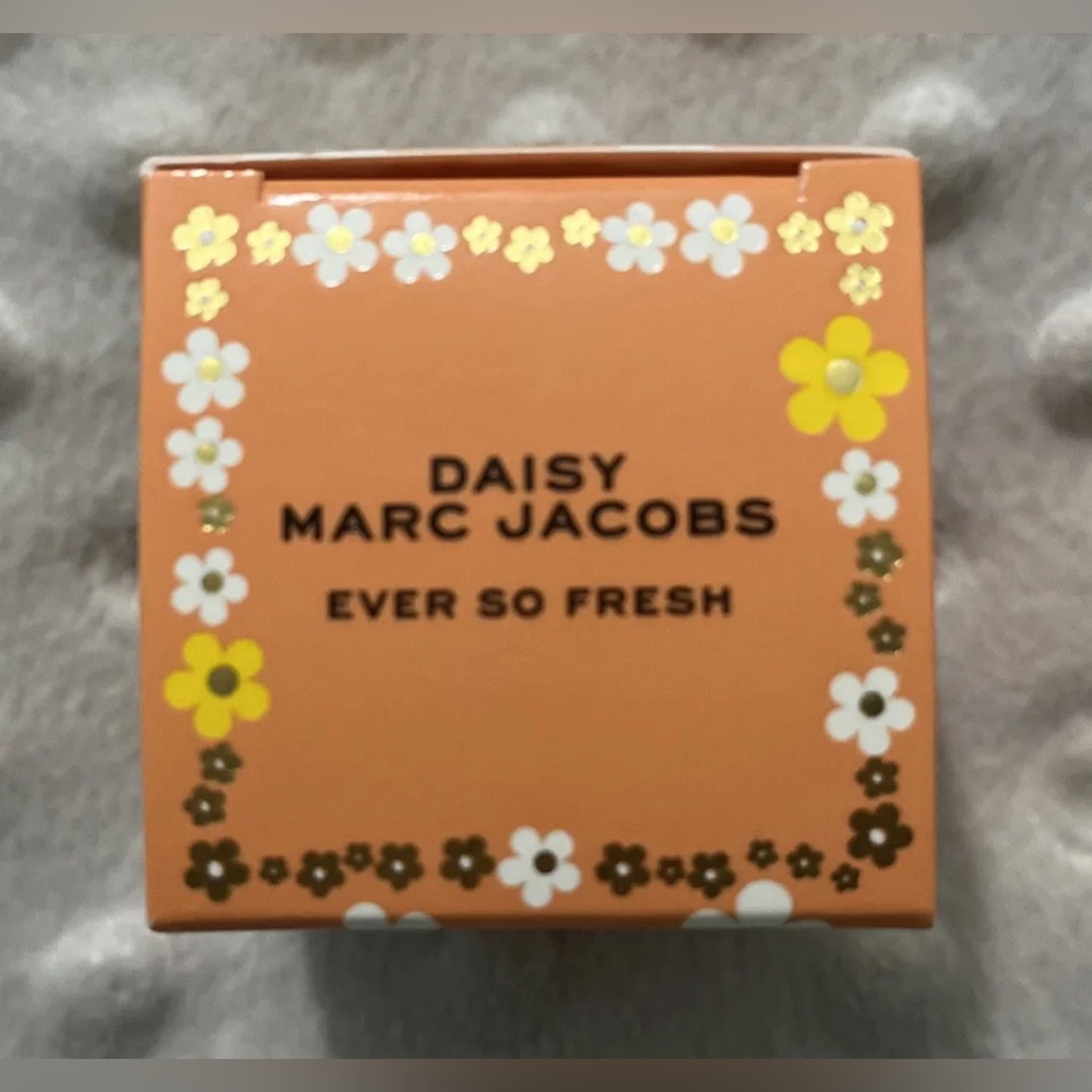 Marc Jacobs Daisy Ever So Fresh Eau De Parfum 4ml Miniature Perfume - Picture 7 of 8